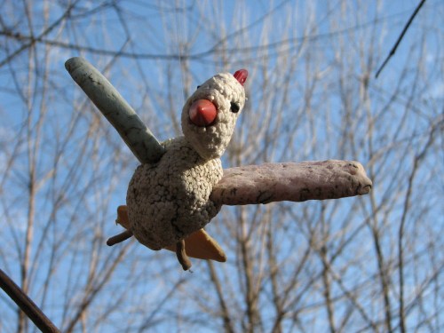 Head-on Styro-chickadee