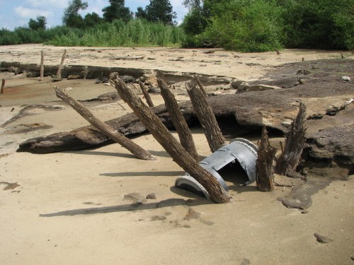 Sight near lower tainter gates, 8/09