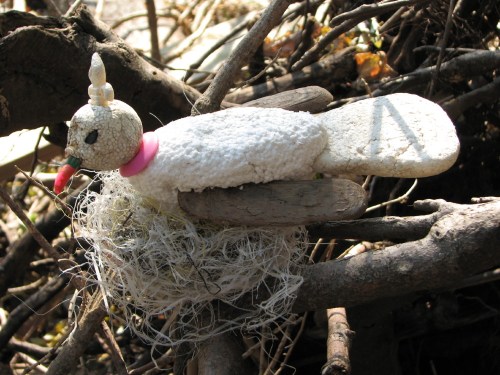 Fleur-di-lis Dovelette on nest, 11/09