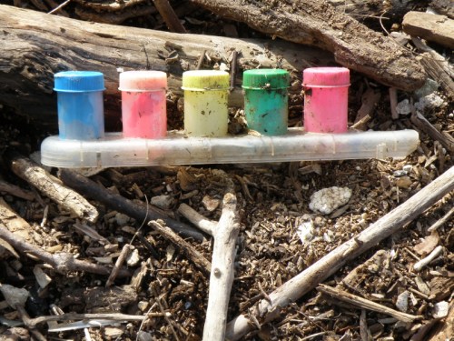 plastic containers for paint, Feb. 2014